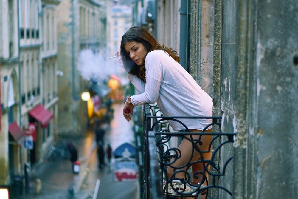 Smoking woman in Paris